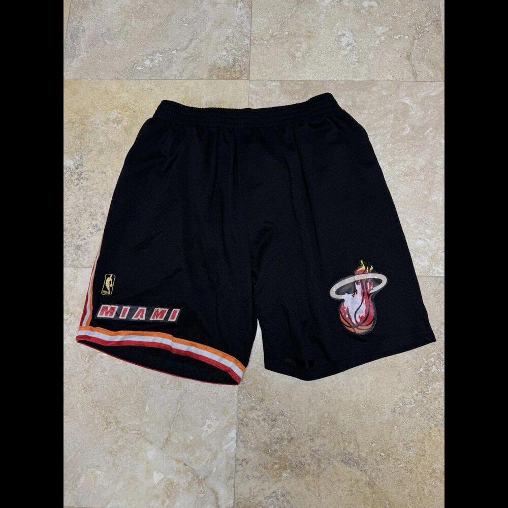 100% Authentic Mitchell Ness 96 97 Miami Heat Shorts